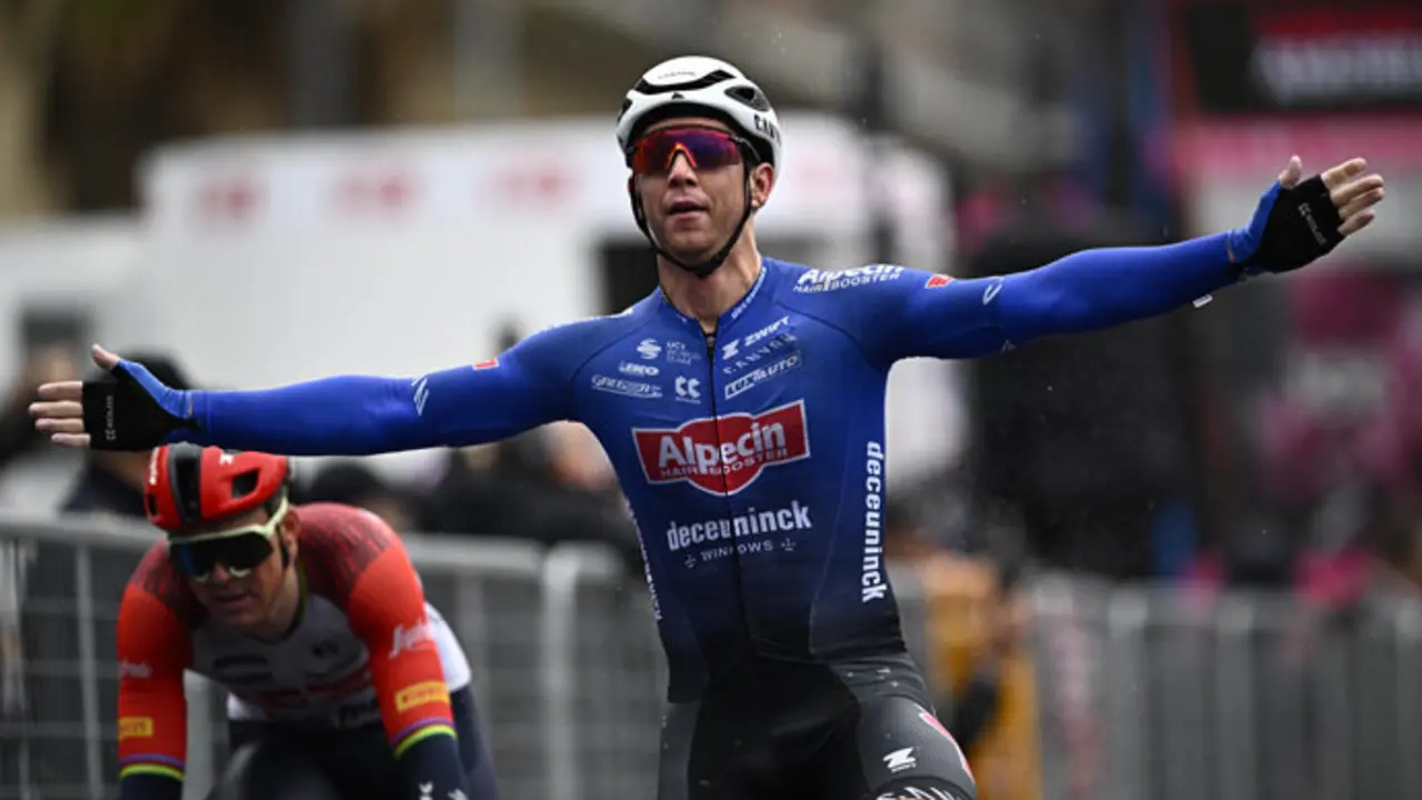 El ciclista australiano ganador de la etapa 20 del Tour, Kaden Groves. / x