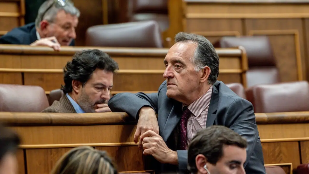El diputado del PSOE Artemi Rallo durante una sesi&oacute;n plenaria, en el Congreso de los Diputados. / Ricardo Rubio