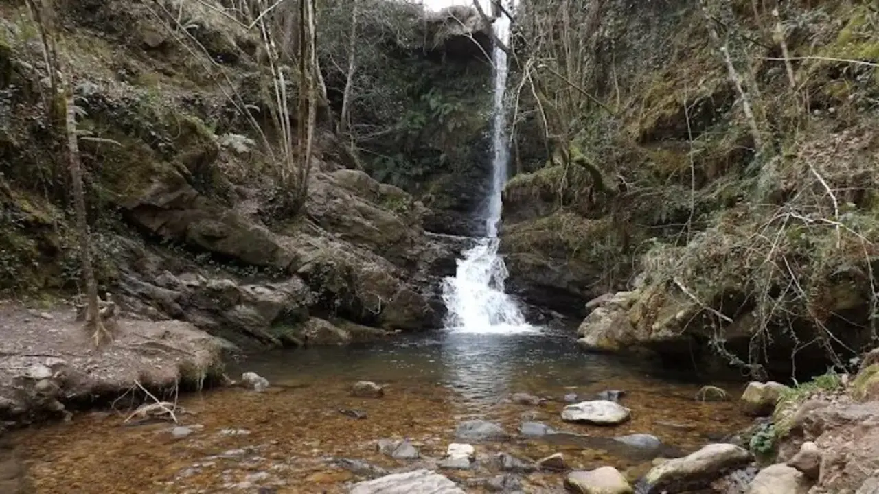Una de las cascadas de Lami&ntilde;a. / A.E.