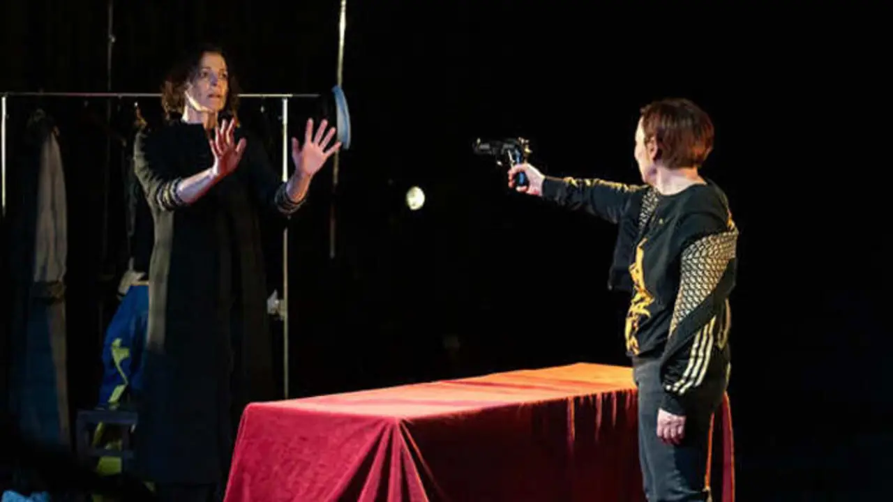 Escena de la obra 'Lady Anne' de Shakespeare. / x
