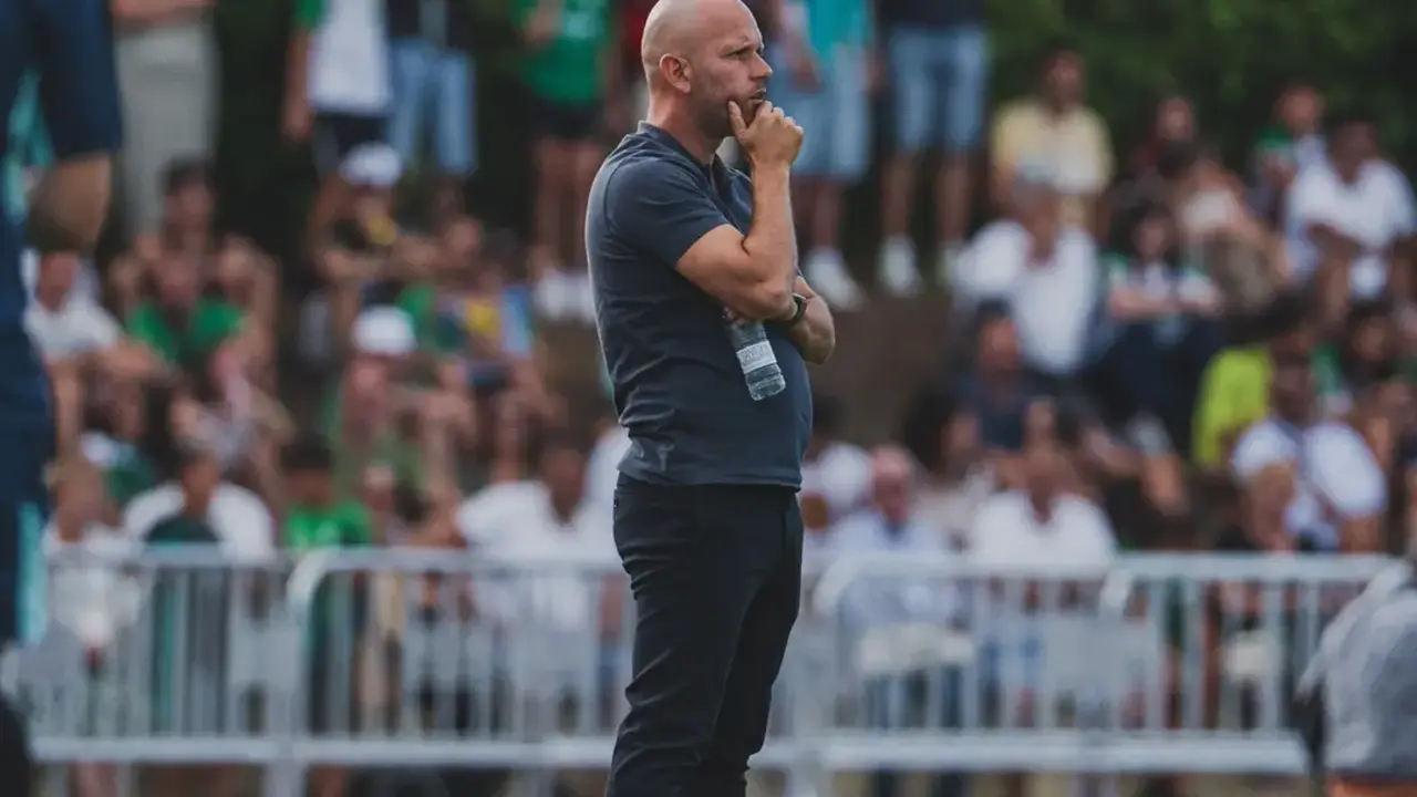 El entrenador del Racing, Jos&eacute; Alberto. / rrc