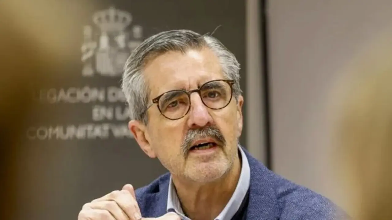 Jos&eacute; Mar&iacute;a &Aacute;ngel Batalla, alto comisionado del Gobierno para la reconstrucci&oacute;n tras la DANA y presidente del PSPV en Valencia, en un acto oficial. Su supuesta titulaci&oacute;n universitaria est&aacute; siendo investigada por la Fiscal&iacute;a tras detectar la Agencia Valenciana Antifraude indicios de falsedad documental.