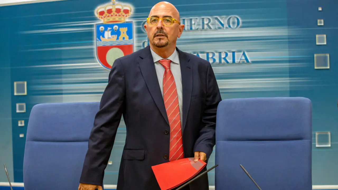C&eacute;sar Pascual, consejero de Salud de Cantabria. / Alerta