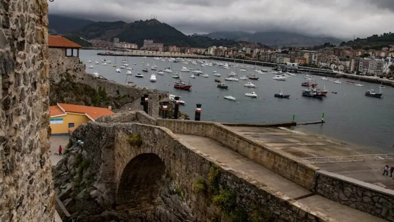 Puente medieval de Castro Urdiales. / A.E.