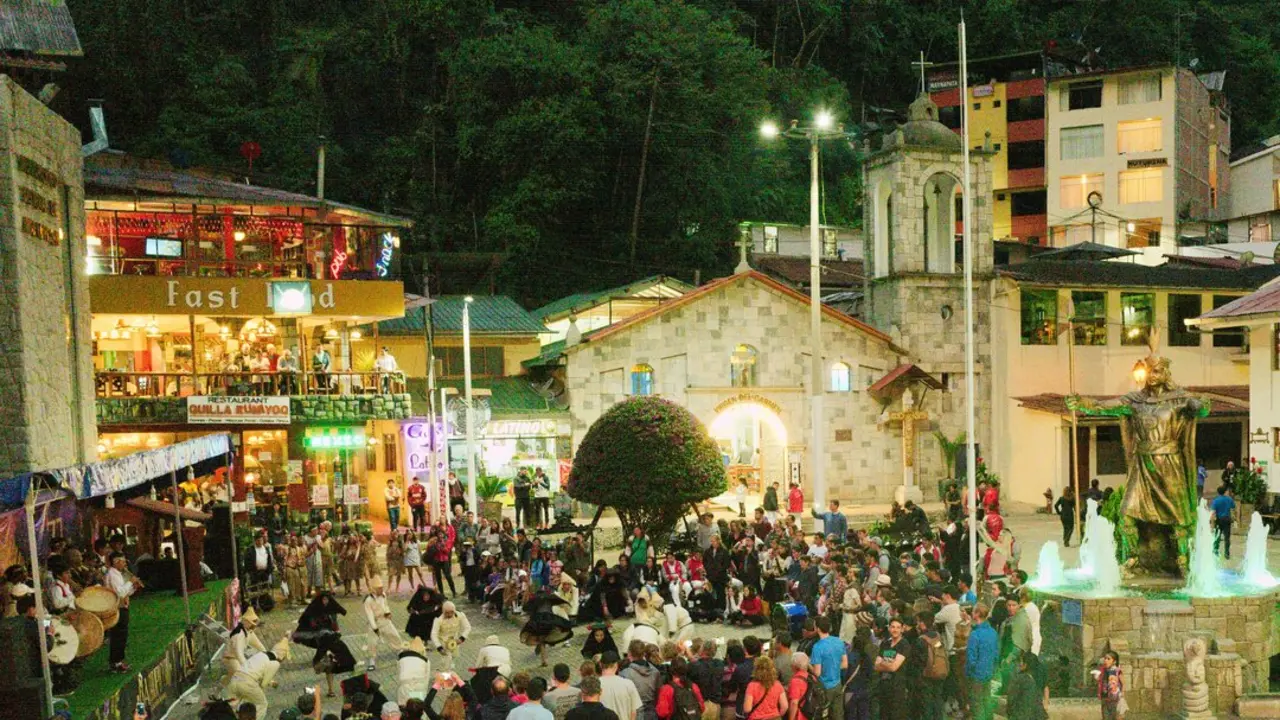 Varias personas durante unas fiestas. / A.E