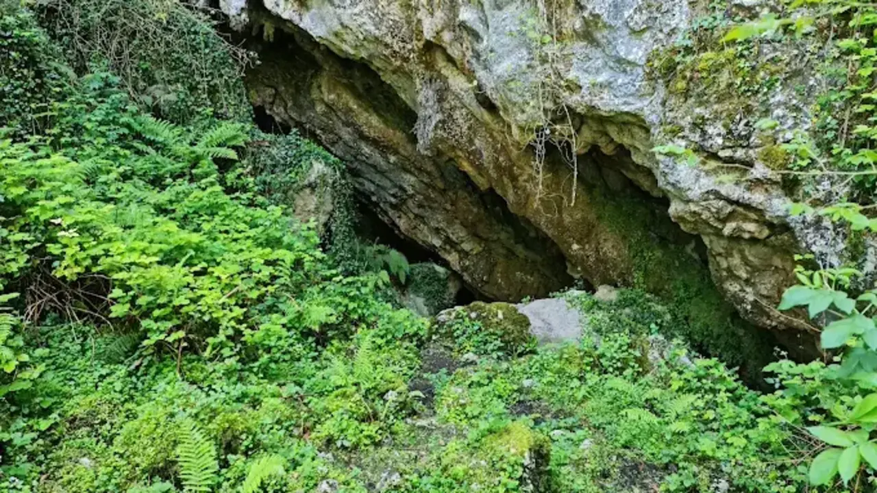 Esta cueva ha permanecido fuera del radar tur&iacute;stico, pero los expertos que han entrado afirman que sus secretos podr&iacute;an superar los de Altamira. / A.E