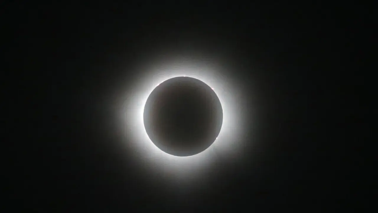 Vista de un eclipse total de sol en 2024. / Eduardo Resendiz  / Archivo