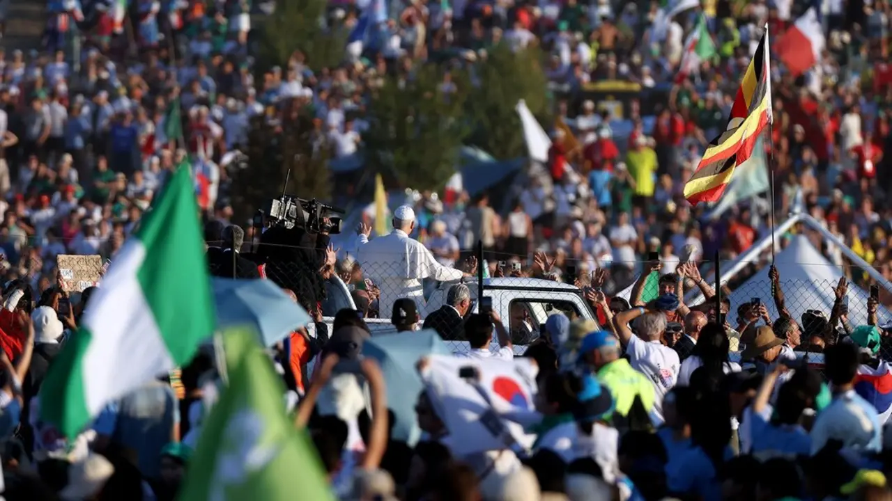 El Papa Le&oacute;n XIV llega a Tor Vergata. / Marco Iacobucci