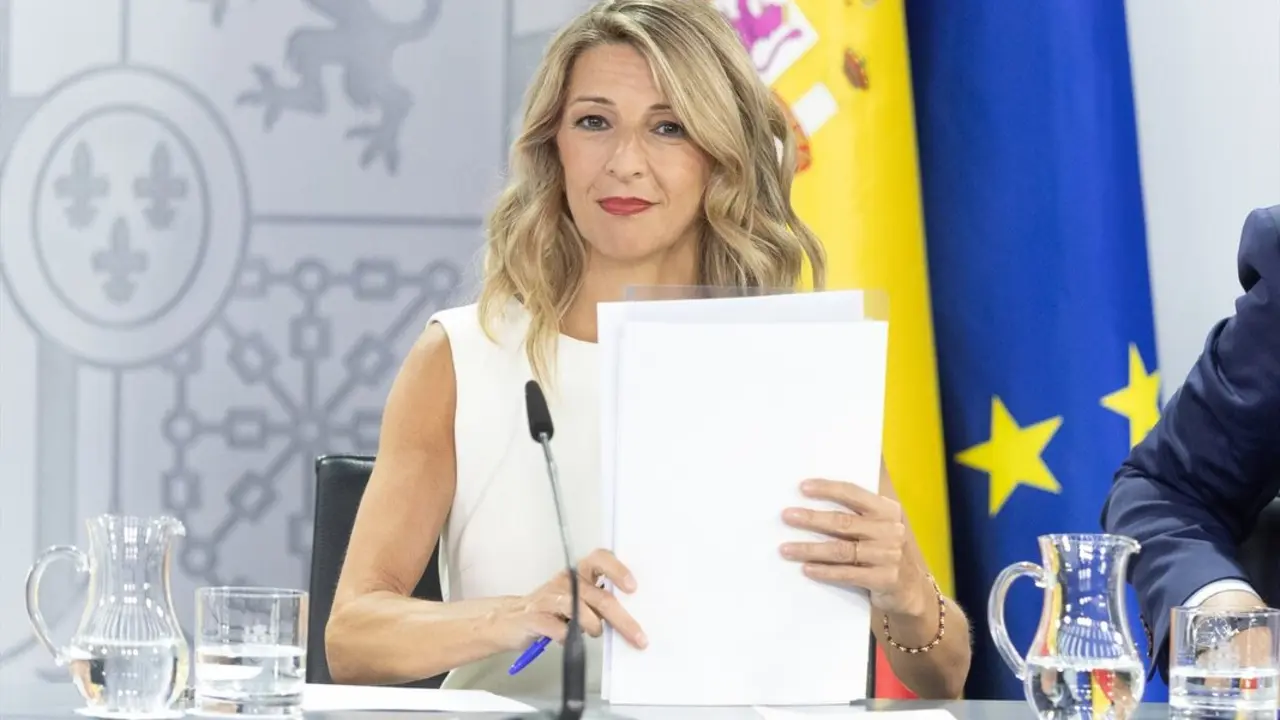 La vicepresidenta segunda y ministra de Trabajo y Econom&iacute;a Social, Yolanda D&iacute;az, durante una rueda de prensa tras el Consejo de Ministros. / Eduardo Parra