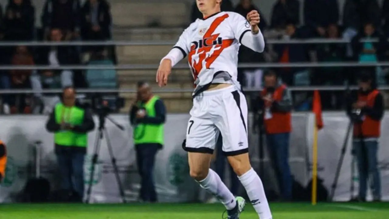 El zaguero del Rayo Vallecano, Pelayo Fern&aacute;ndez. / x