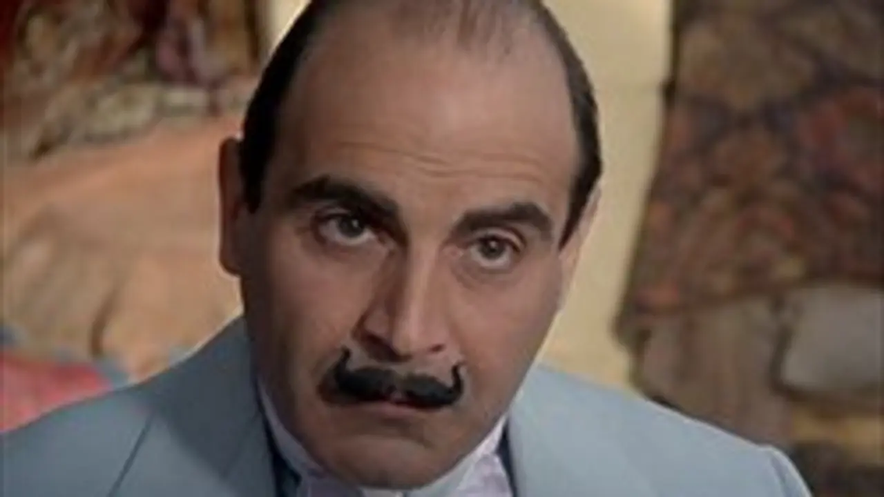 Una de las im&aacute;genes del detective Poirot. / Redes sociales