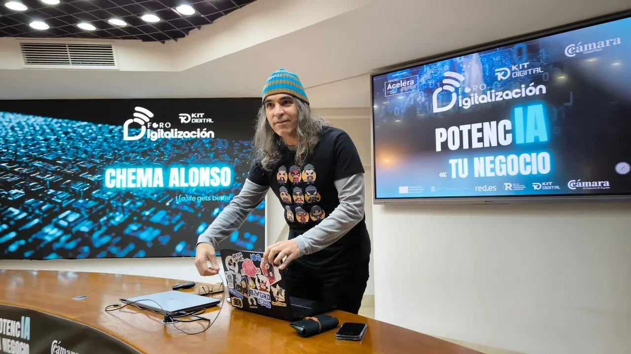 Chema Alonso deja de colaborar con el Comit&eacute; T&eacute;cnico de &Aacute;rbitros. / EP