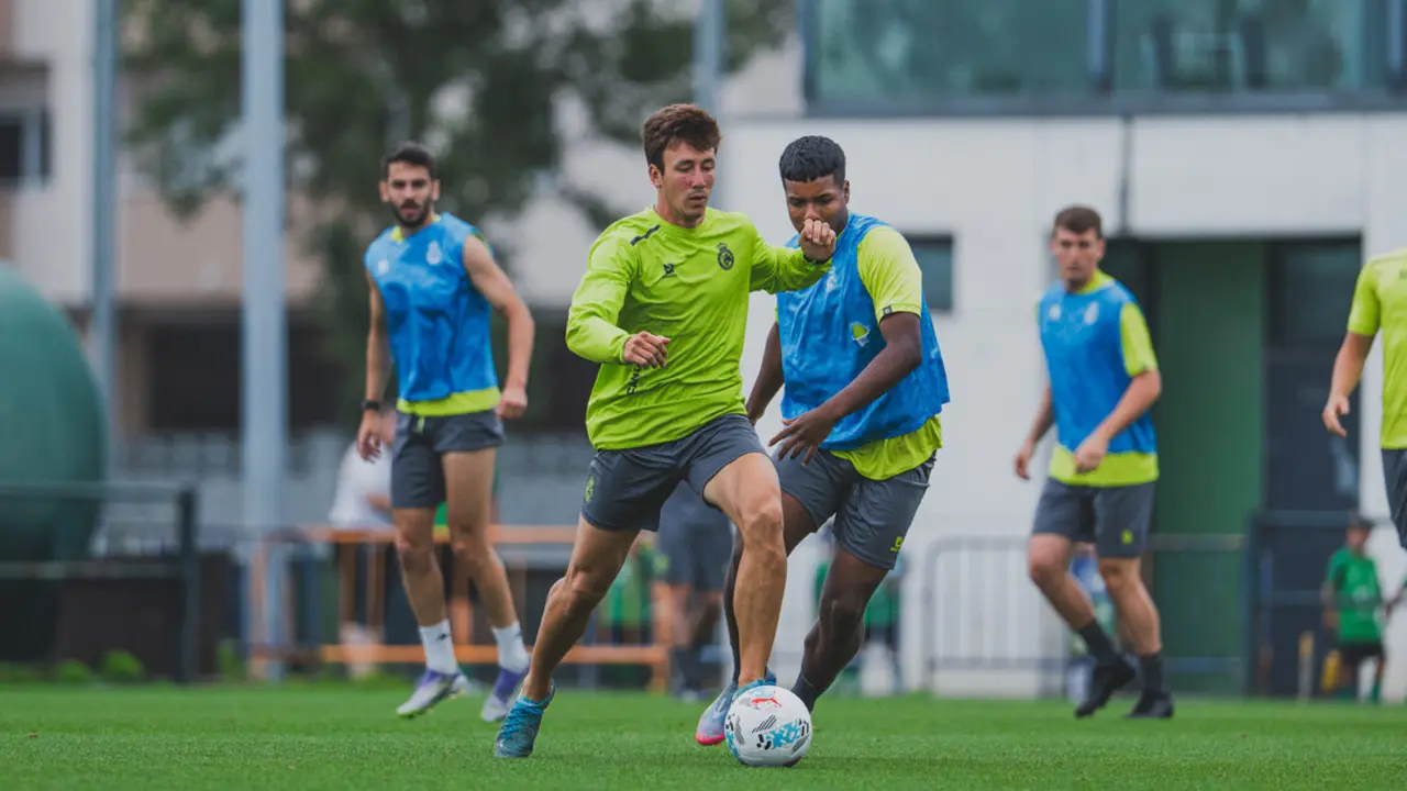 Un entrenamiento de los de Jos&eacute; Alberto previo al partido de hoy. / RRC