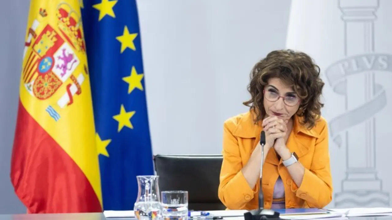 La vicepresidenta primera y ministra de Hacienda, Mar&iacute;a Jes&uacute;s Montero. / EP