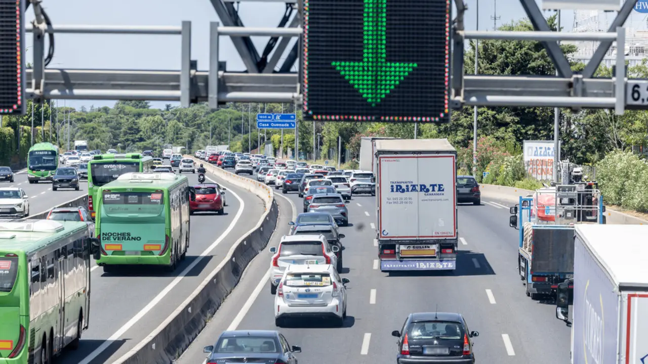 El puente del 15 de agosto traer&aacute; millones de desplazamientos y un despliegue total de medios de la DGT. / EP