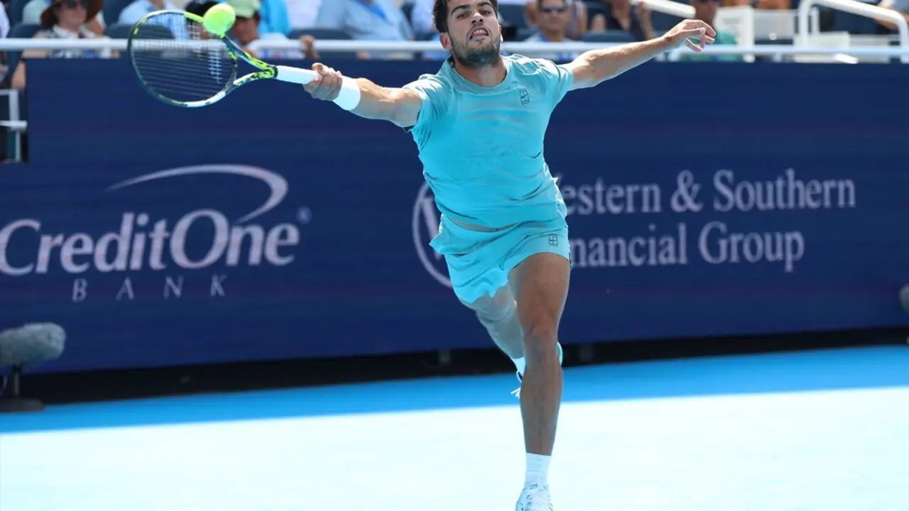 El tenista espa&ntilde;ol, Carlos Alcaraz durante su partido ante Andrey Rublev. / Marcin Cholewinski