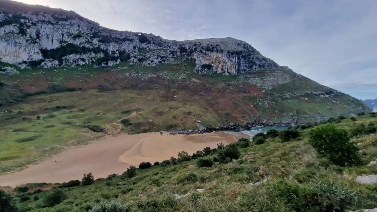 Vista de la playa de Sonabia. / A.M.