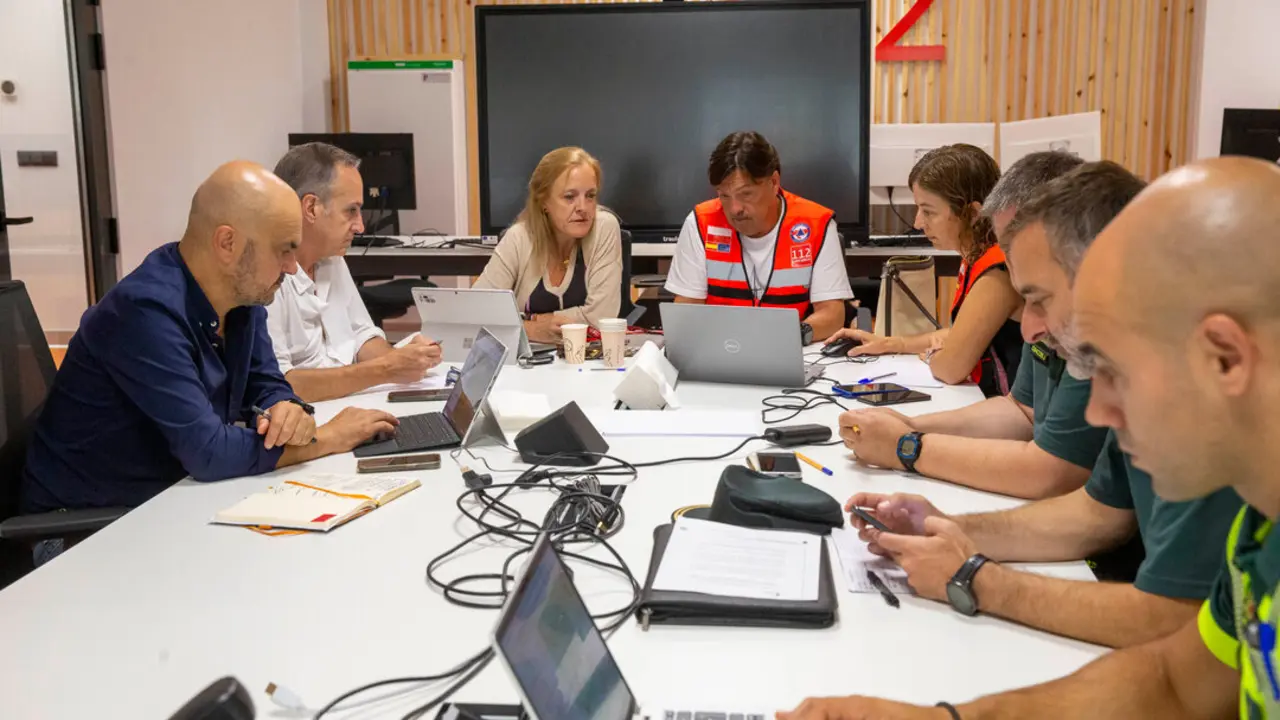 La consejera Isabel Urrutia durante la reuni&oacute;n del CECOP en la sede del 112. / Alerta