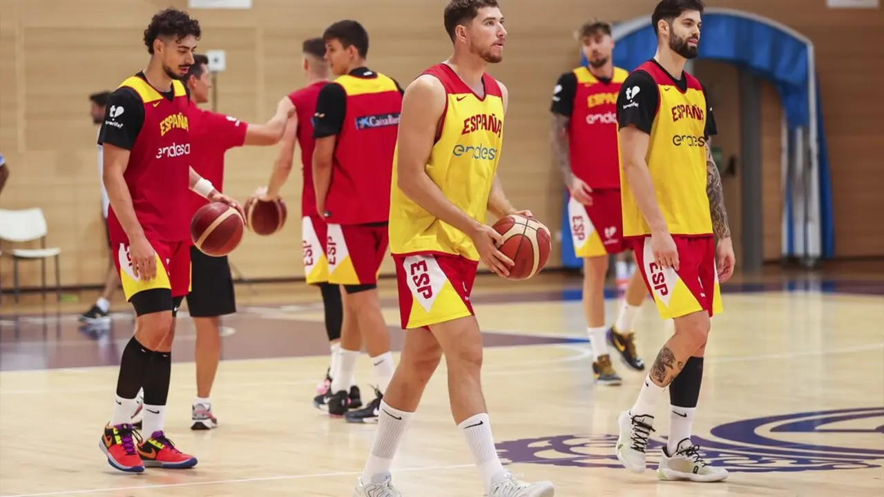 Joel Parra durante un entrenamiento con la Selecci&oacute;n. / EP