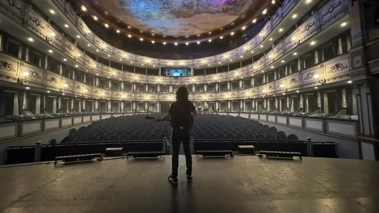 Rulo del grupo 'Rulo y la contrabanda', antes de un concierto. / IG