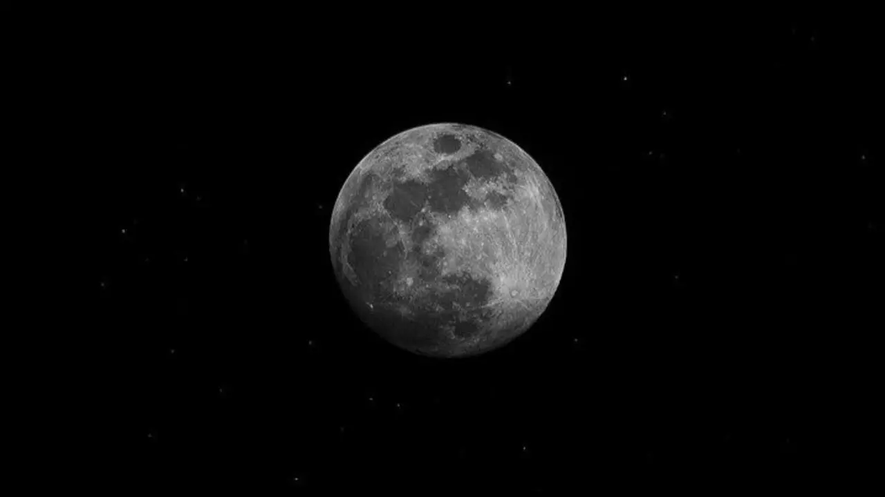 nvisible, rara y cargada de misterio. As&iacute; es la Luna Negra. / EP