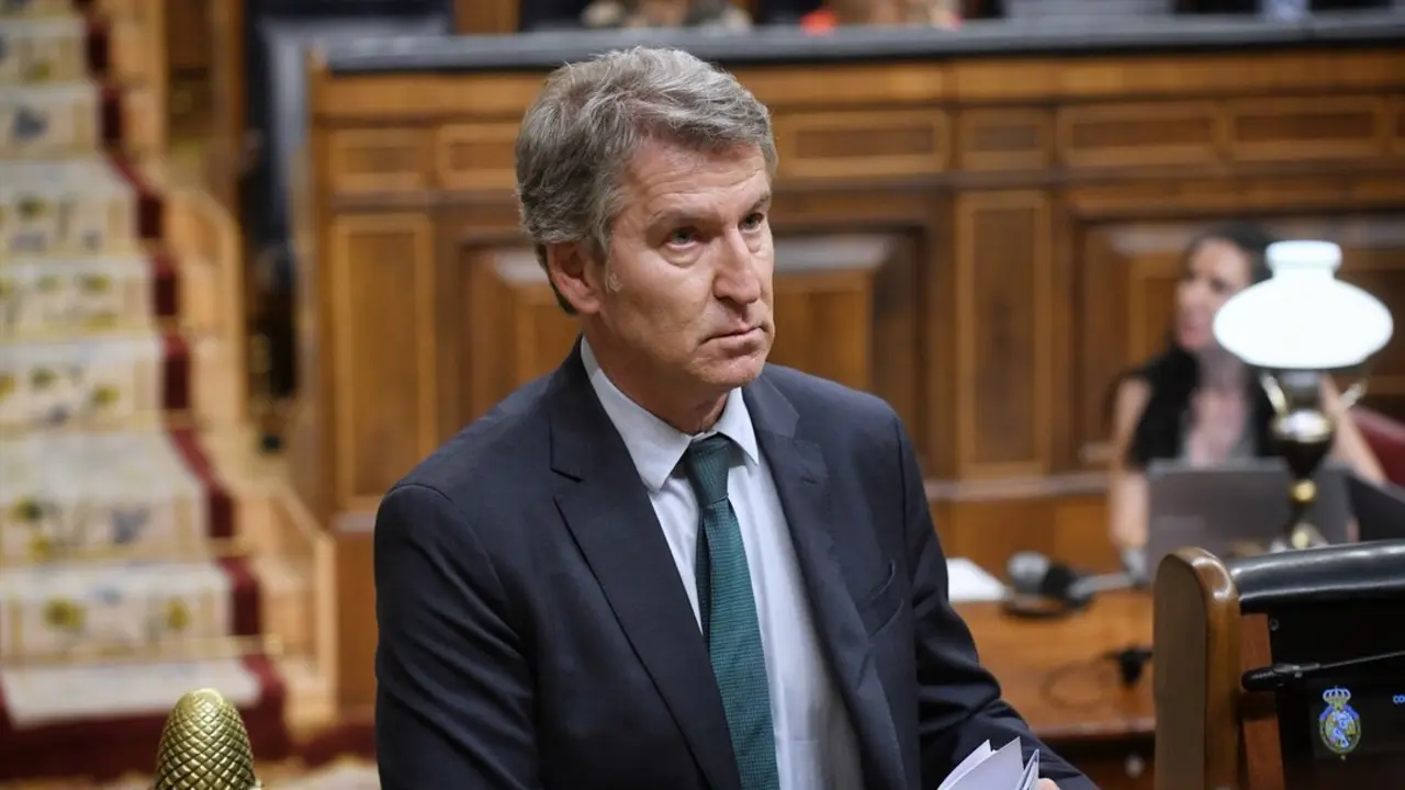 El presidente del PP, Alberto N&uacute;&ntilde;ez Feij&oacute;o, durante una sesi&oacute;n plenaria extraordinaria, en el Congreso de los Diputados. / Fernando S&aacute;nchez