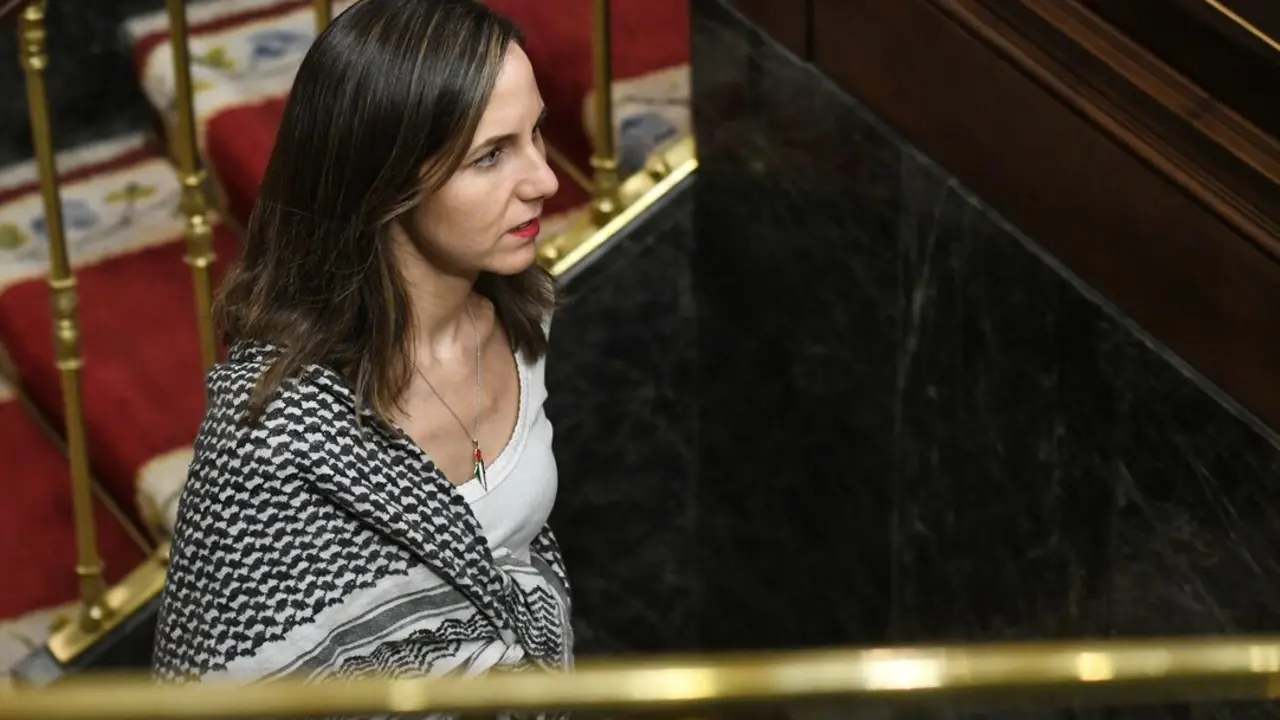 La secretaria general de Podemos, Ione Belarra, a su salida de una sesi&oacute;n plenaria extraordinaria. / Fernando S&aacute;nchez