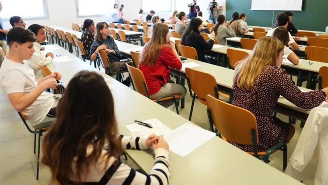 Espa&ntilde;a se sit&uacute;a muy por encima de la media europea en paro juvenil entre graduados. / EP