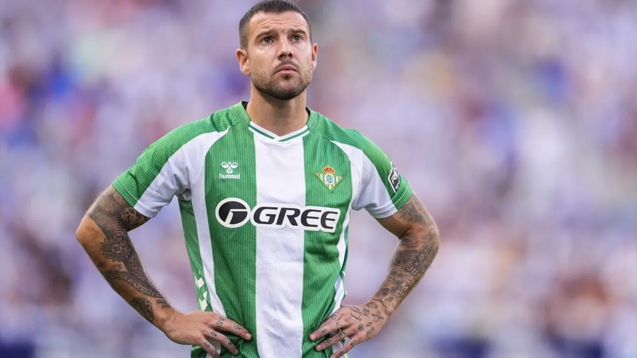Aitor Ruibal, durante un partido con el Betis. / Joaquin Corchero
