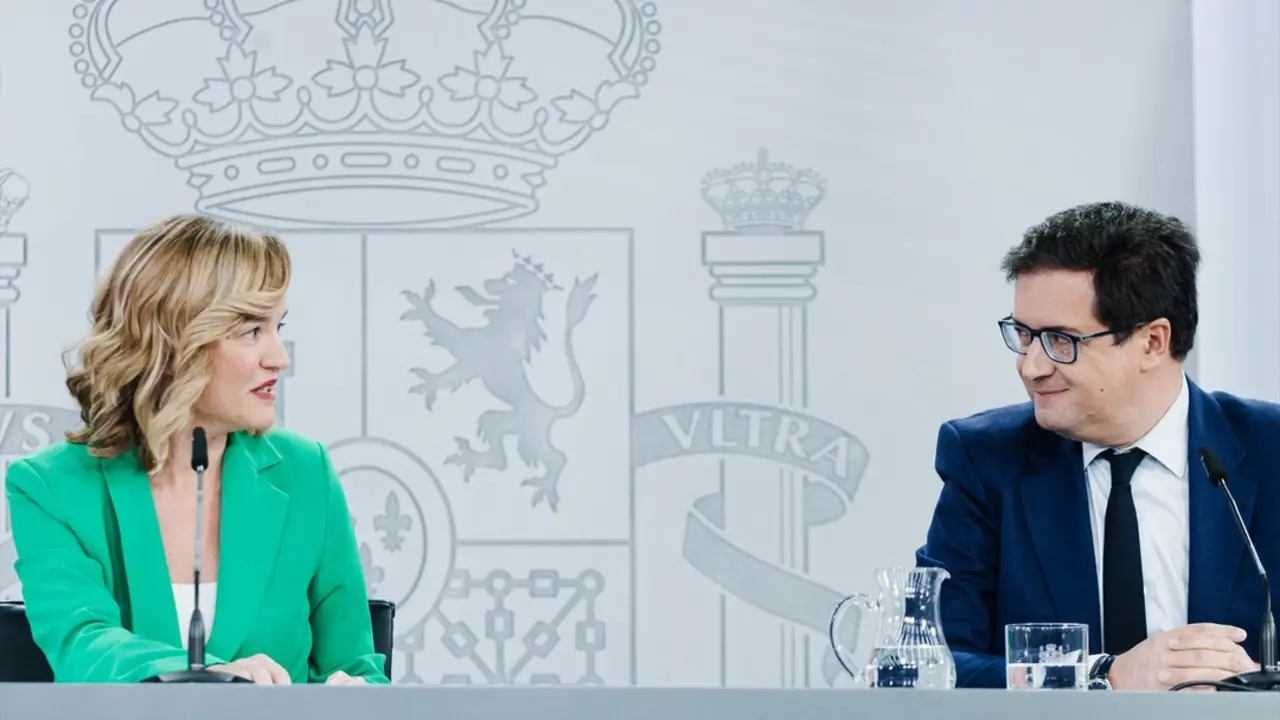 La ministra de Educaci&oacute;n, FP y Deportes y portavoz el Gobierno, Pilar Alegr&iacute;a, y el ministro de Transformaci&oacute;n Digital y Funci&oacute;n P&uacute;blica, &Oacute;scar L&oacute;pez. / Carlos Luj&aacute;n