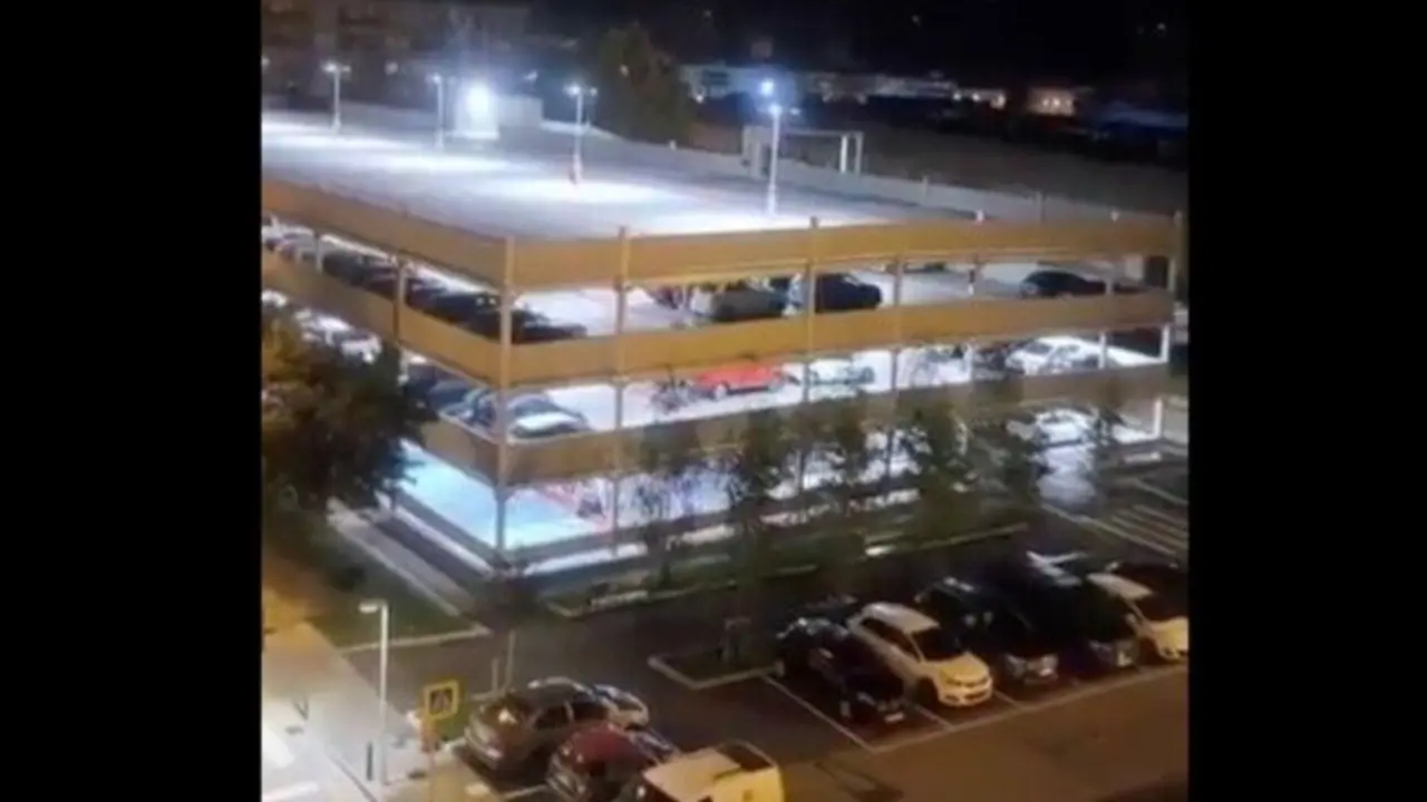 Captura del v&iacute;deo grabado por los vecinos de las carreras en La Carmencita. / X TorrelavegaSeMueve