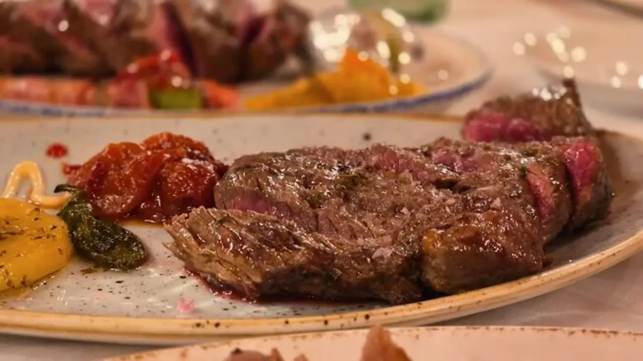 Uno de los platos del asador ubicado en Santander. / A.E