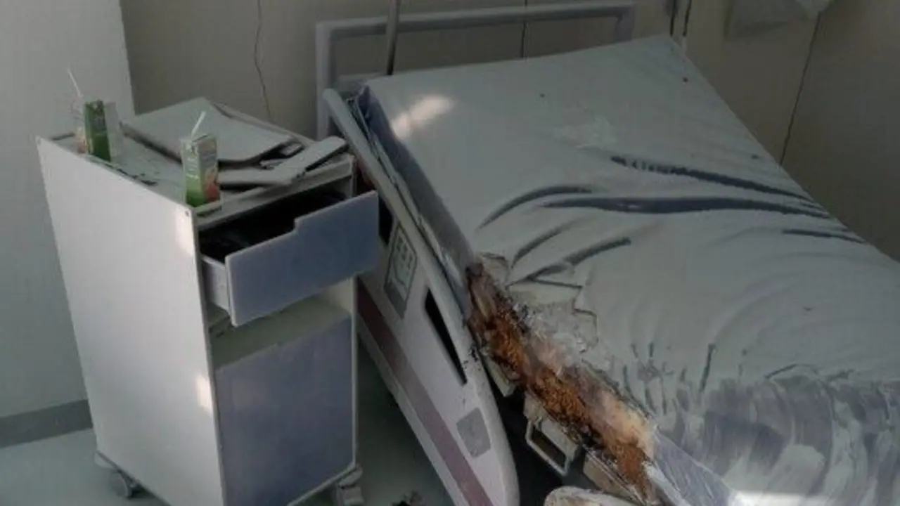 El fuego sorprendi&oacute; a pacientes y personal en plena madrugada en Valdecilla. / bomberos