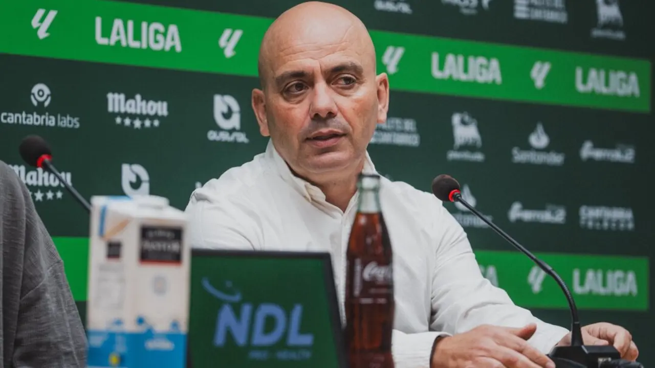El director deportivo del Racing, Chema Arag&oacute;n. / RRC