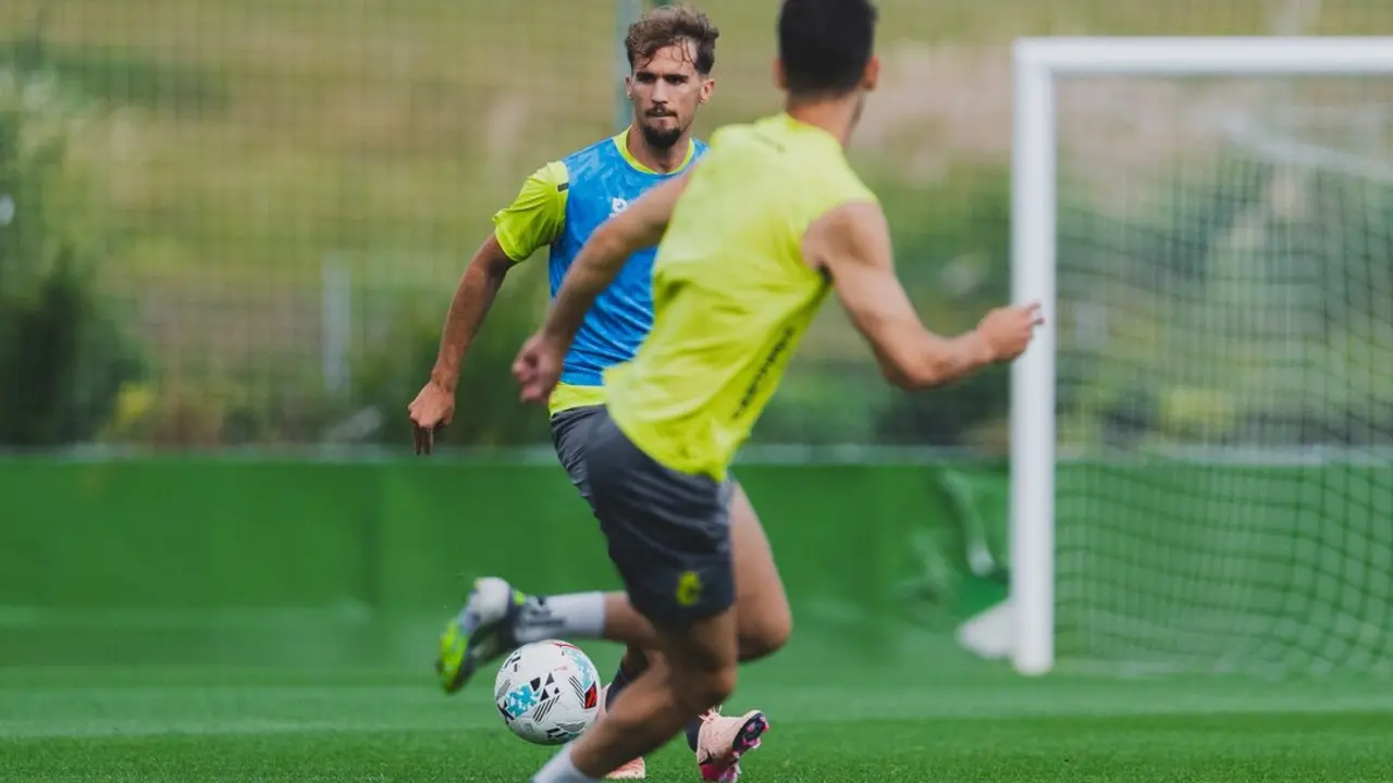 Los verdiblancos durante un entrenamiento. / RRC