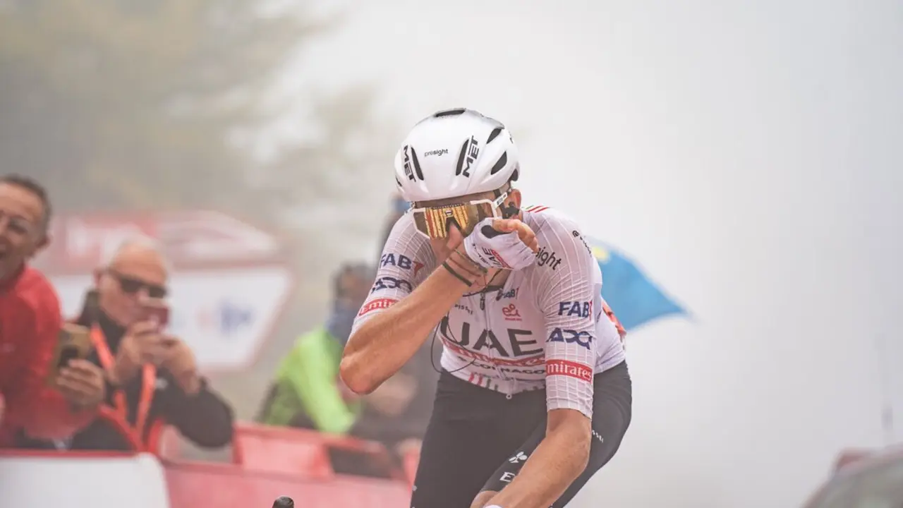 Marc Soler (UAE Team Emirates-XRG), durante una carrera. / EP