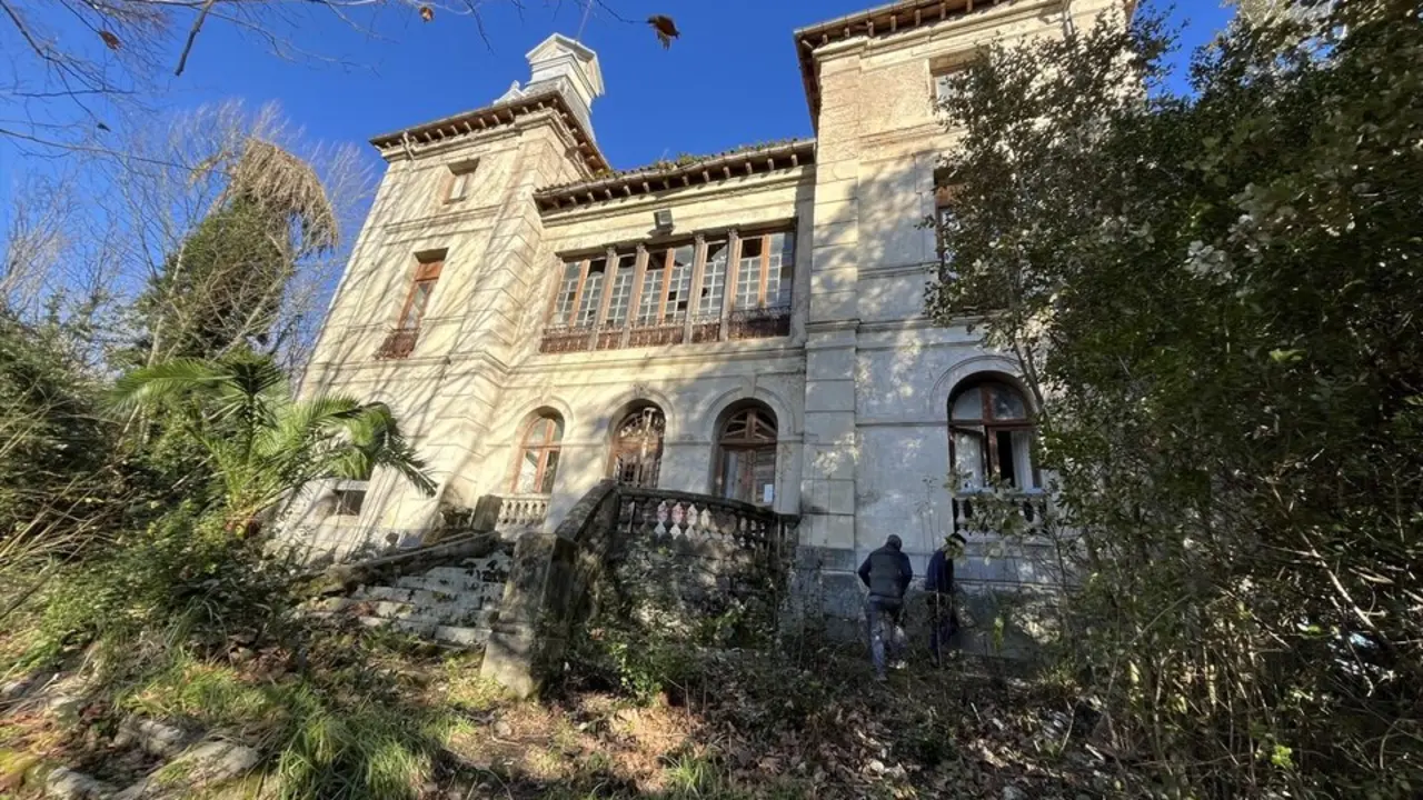 La Villa Amalia de Solares entra en la Lista Roja del Patrimonio. / Hispania Nostra