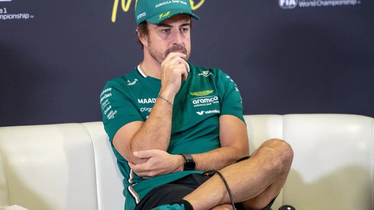 El piloto espa&ntilde;ol, Fernando Alonso, durante una rueda de prensa. / Otto Moretti