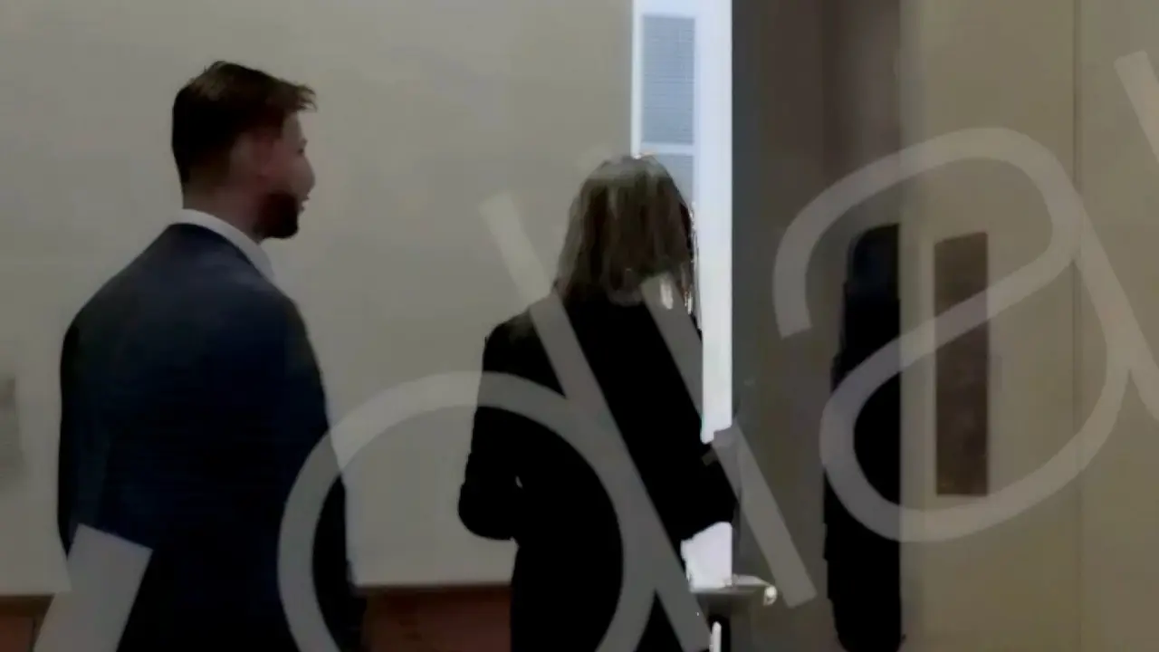 Bego&ntilde;a G&oacute;mez dentro de los juzgados citada por corrupci&oacute;n. / OK DIARIO