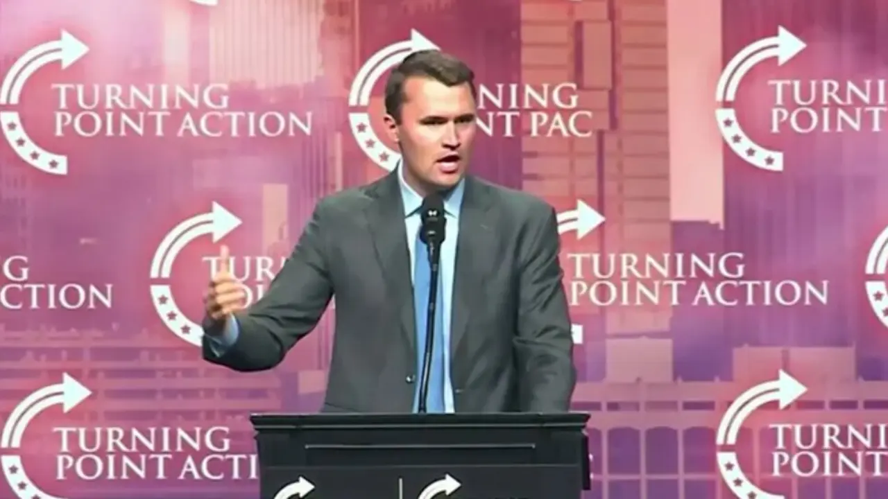 Charlie Kirk, fundador de Turning Point USA, fue asesinado a tiros a los 31 a&ntilde;os en el campus universitario de Utah, EEUU.
