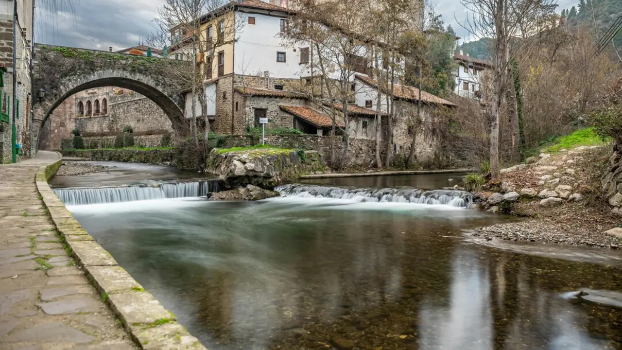 Este pueblo de Cantabria es mucho m&aacute;s que un destino tur&iacute;stico. / A.E