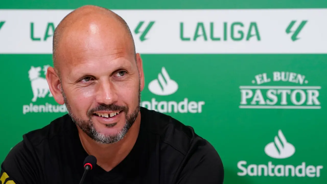El entrenador del Racing, Jos&eacute; Alberto L&oacute;pez. / RRC