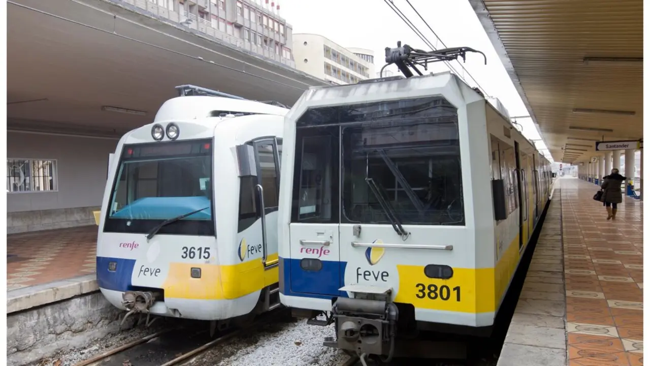 Trenes de Renfe en una estaci&oacute;n. / EP