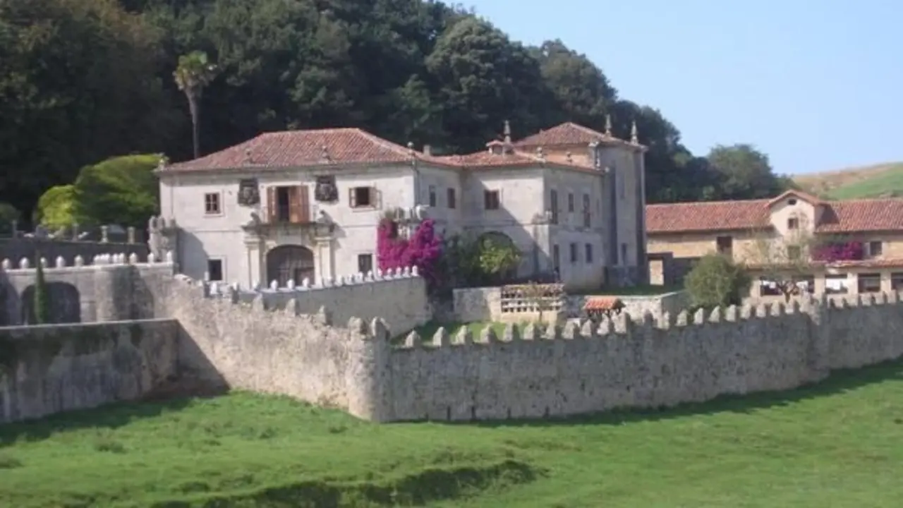 El &uacute;nico lugar de Cantabria donde el medievo y el barroco se encuentran. / T.C
