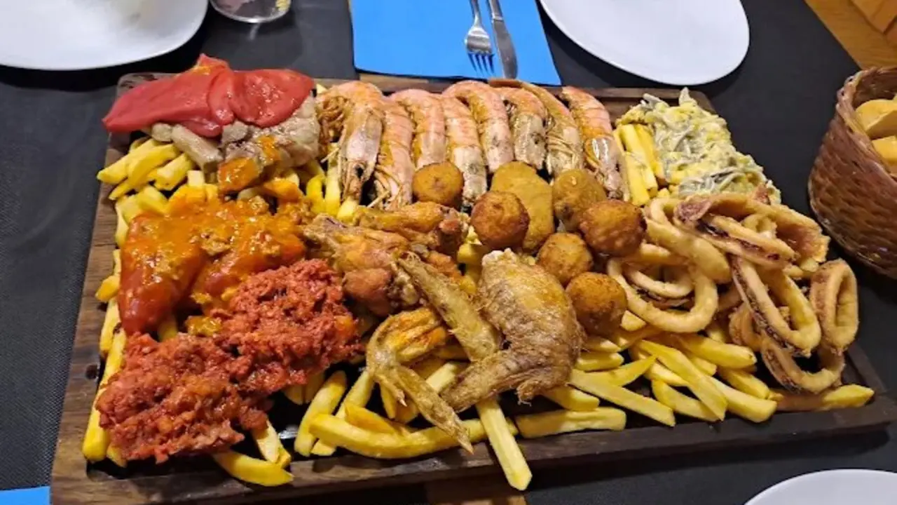 Raciones abundantes, recetas de siempre y un ambiente que te hace sentir en casa. / A.E