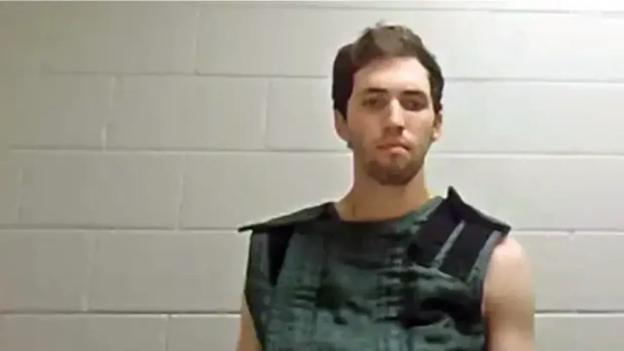 Tyler Robinson comparece virtualmente ante un tribunal de Utah el 16 de septiembre de 2025 para enfrentar los cargos por el asesinato de Charlie Kirk. (Tribunales del Estado de Utah)