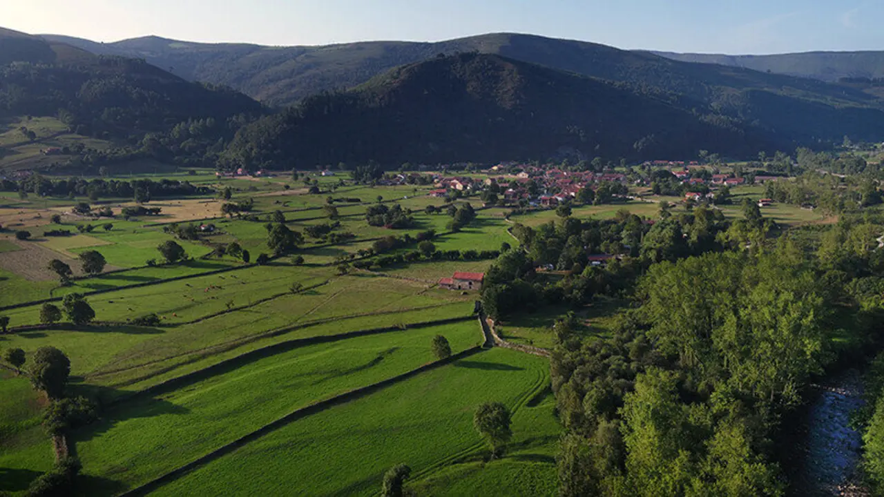 Ruta de las Mieses en Cabu&eacute;rniga. / TC