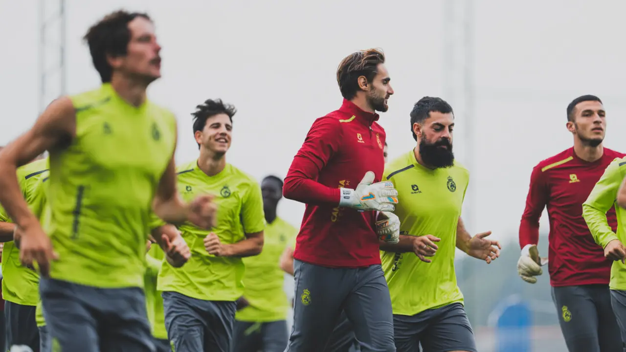 Los jugadores del Racing durante un entrenamiento. / RRC