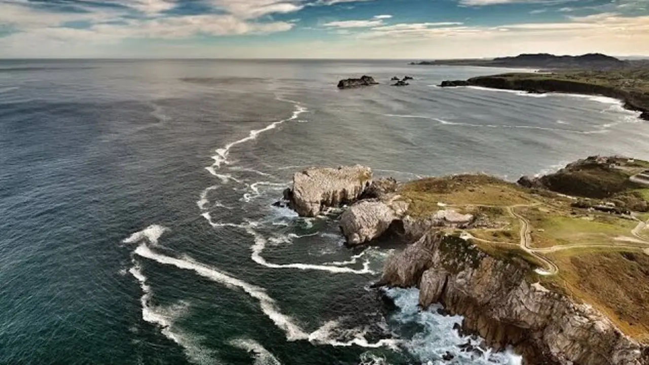 La historia militar de Cantabria sigue viva en la Pen&iacute;nsula del Dichoso. / YT