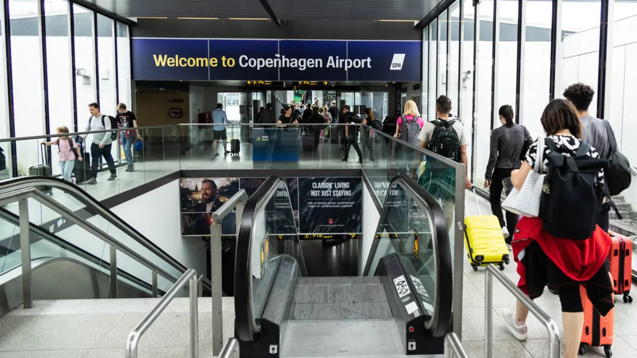 Varias personas en el aeropuerto de Copenhague. / EP